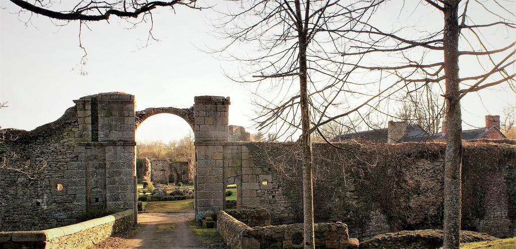 Chateau De La Chasse-Guerre Bed & Breakfast Hardanges Luaran gambar