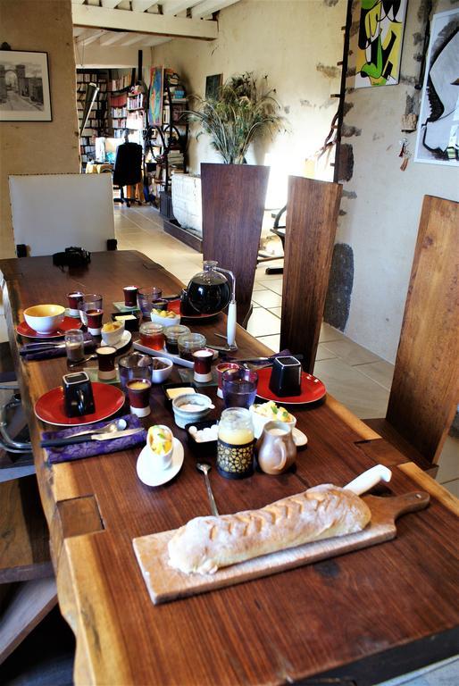 Chateau De La Chasse-Guerre Bed & Breakfast Hardanges Luaran gambar