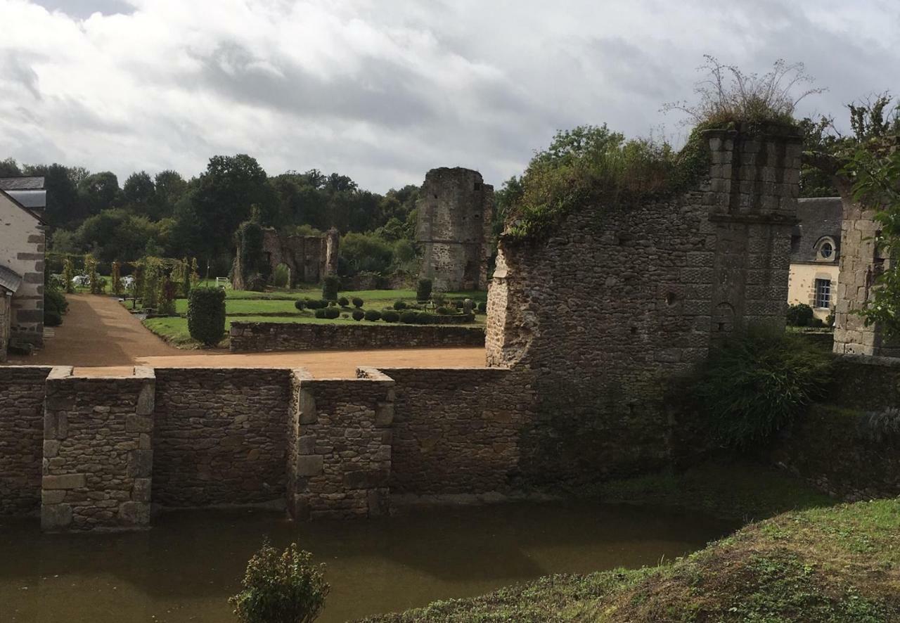 Chateau De La Chasse-Guerre Bed & Breakfast Hardanges Luaran gambar