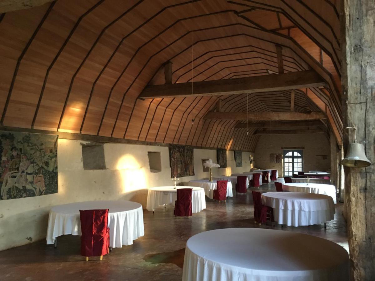 Chateau De La Chasse-Guerre Bed & Breakfast Hardanges Luaran gambar